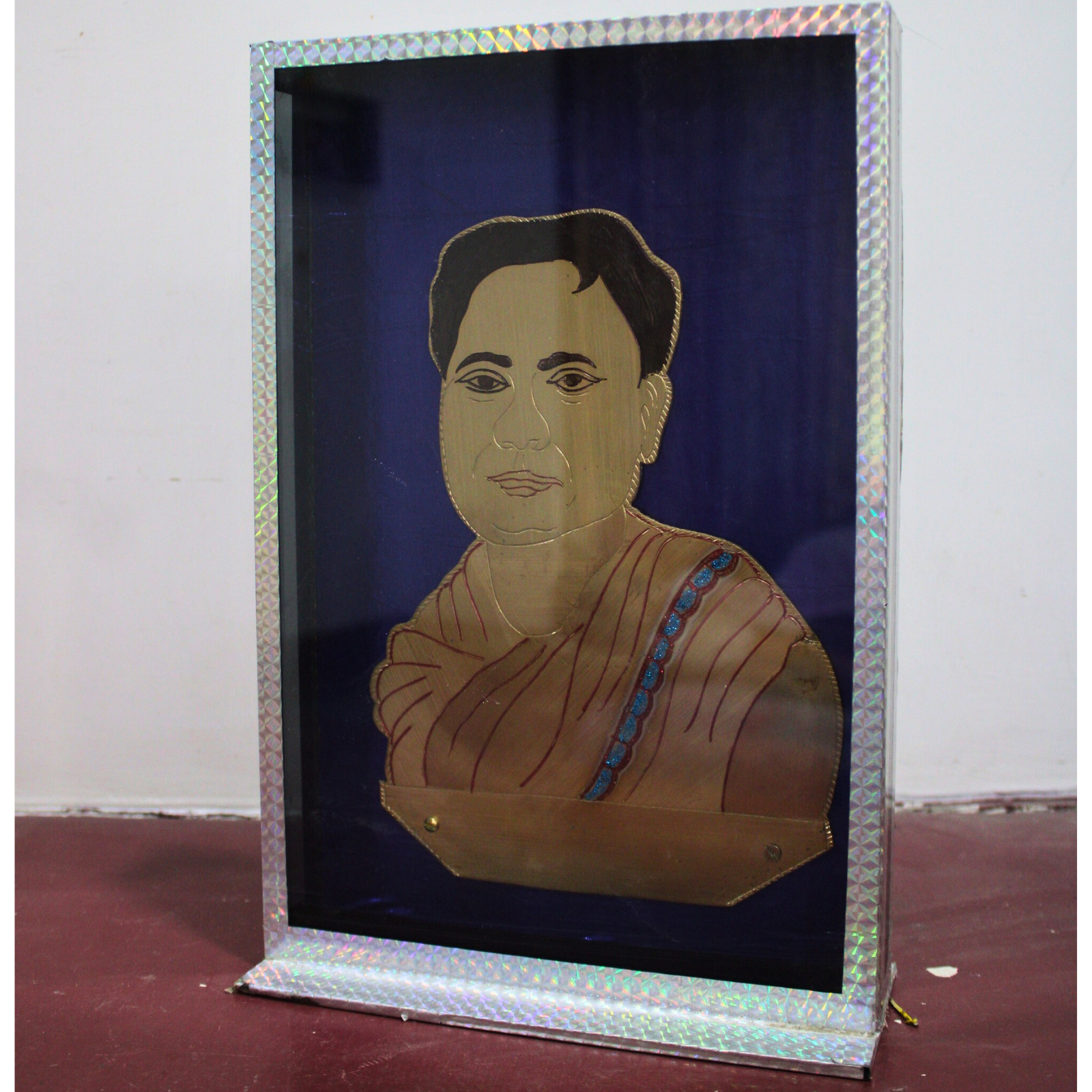 Custom Brass/Bronze Metal Face Engraving – Personalized Metal Wall Art for Living Room Décor