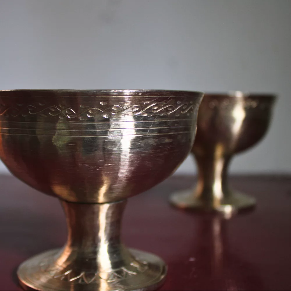 Designed Handmade Banbati Bronze made (Bell Metal Standing Bowl)