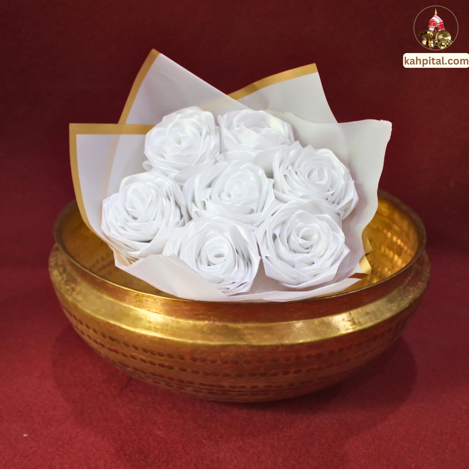 Blooming Uruli Set, Brass Uruli with Rose Bouquet for Home Decor & Gifting