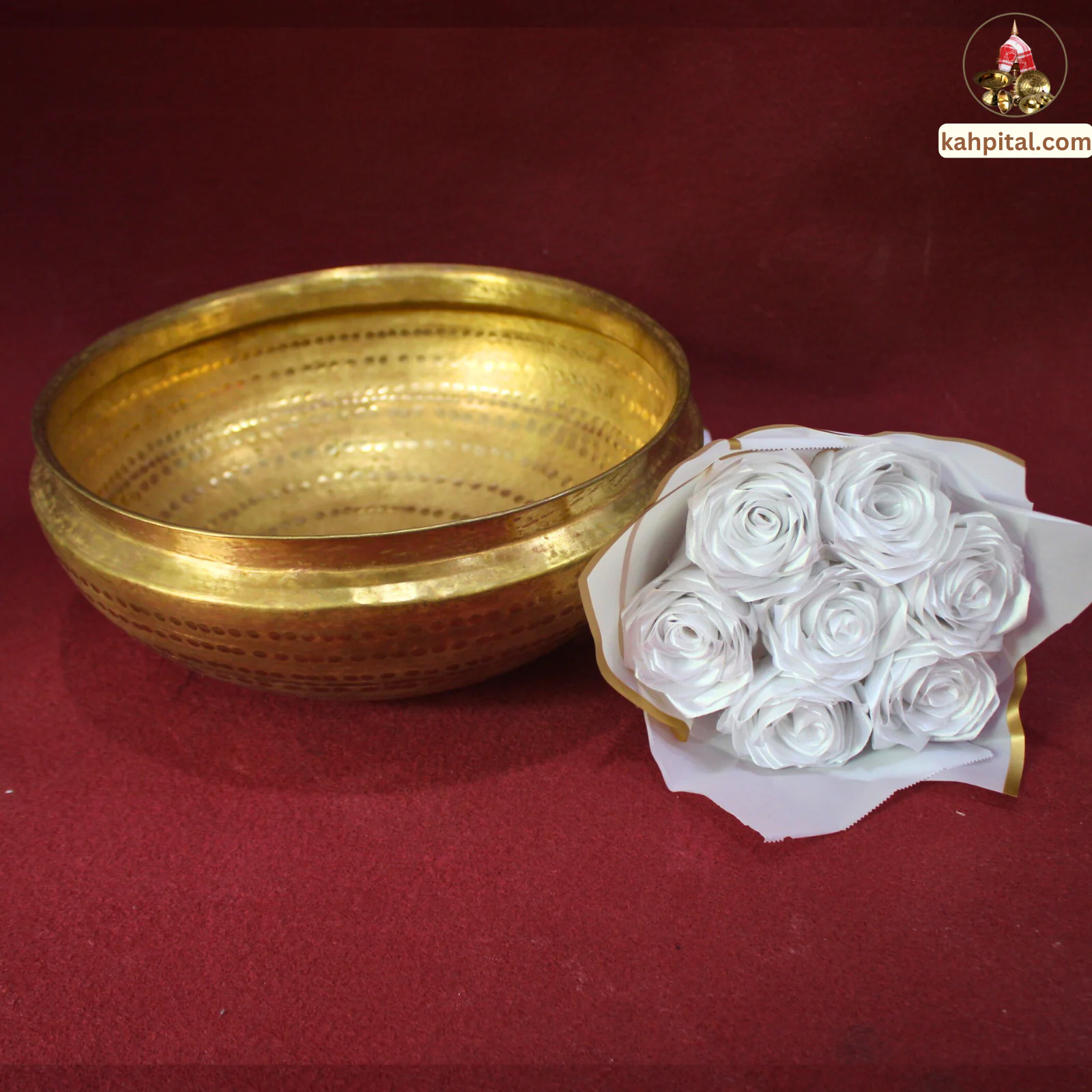 Blooming Uruli Set, Brass Uruli with Rose Bouquet for Home Decor & Gifting